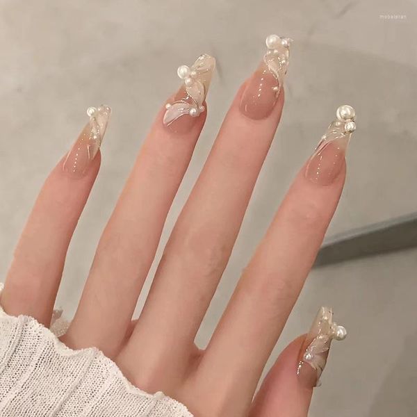 Falsche Nägel sind gesund und sicher. Schwangere können die Nagelverbesserung mit Diamond Pure Girls Show White Ice verwenden