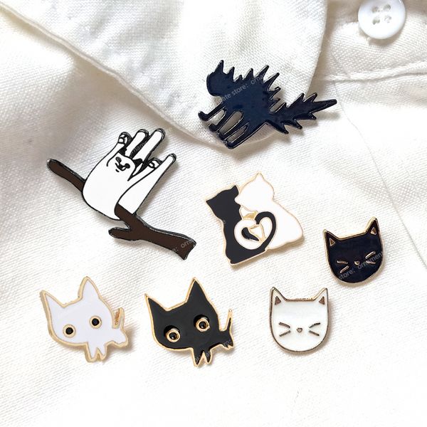 Broches de animais de desenho animado, preto, branco, casal, gato, osso de peixe, alfinetes esmaltados, roupas, colarinho, lapela, bolsa, emblemas de metal, joias para amantes, joias da moda, broches