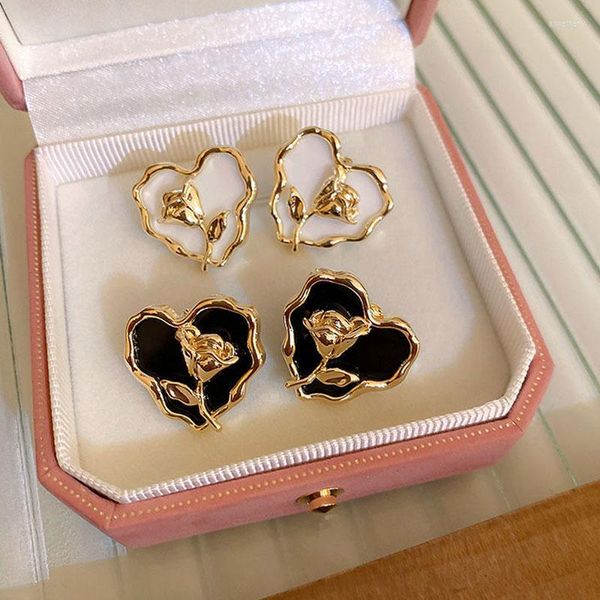 Orecchini a bottone vintage color oro tulipano fiore a forma di cuore temperamento gioielli orecchio per le donne ragazze festa regalo di compleanno di moda