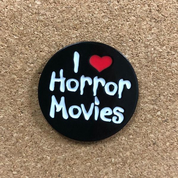 Spille pin amano film horror di halloween smalto piccante per badge di vestiti su accessori per zaino in giro gioielli decorativi.