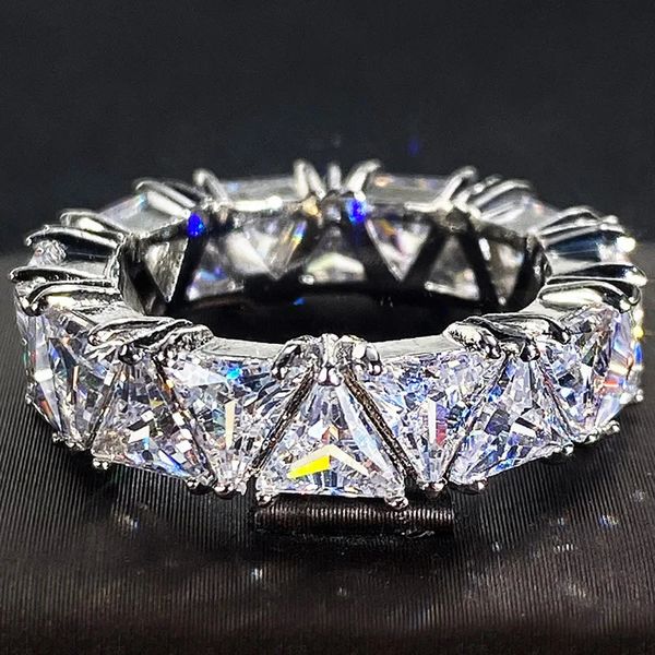 Anéis de casamento Triângulo Lab Diamante Anel Branco Ouro Cheio Banda de Noivado para Mulheres Festa de Noiva Jóias Presente 231117