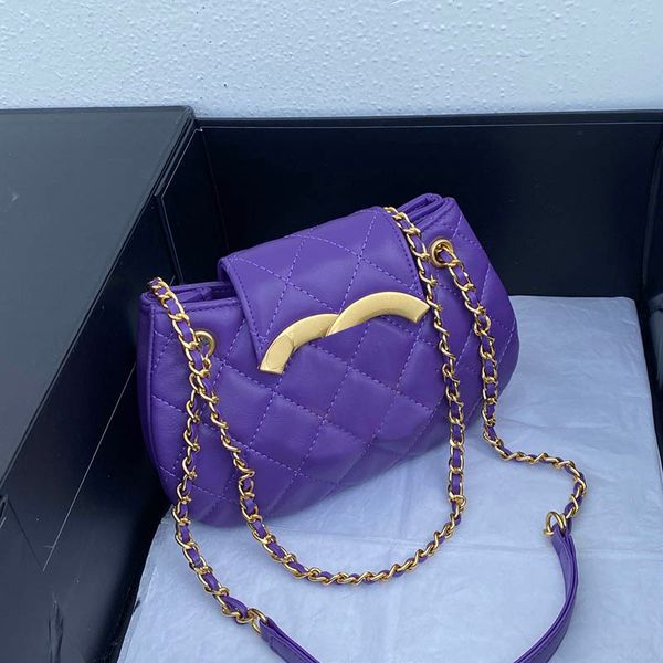 Mini borsa a tracolla da donna con patta emblema in metallo Portamonete trapuntato con reticolo di diamanti in pelle Borsa di lusso Hardware dorato Pochette a due stili Marsupio Portachiavi 20 21 cm