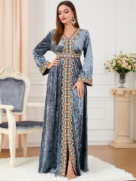 Abbigliamento etnico Velluto Abito musulmano Donna Abaya Ricamo Marocco Abito da festa Inverno Addensare Spacco Abaya Caftano Islam Turchia Abito lungo arabo 230417