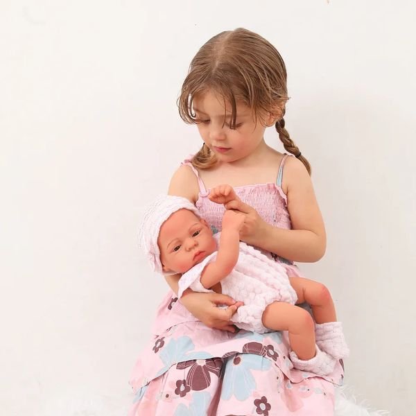 Bambole 16 pollici Full Body Silicone Bebe Reborn Doll Bambole morbide Realistiche Baby Vinile Bebe Doll Cute Reborn Baby Doll Per ragazze Giocattoli bambola 231118