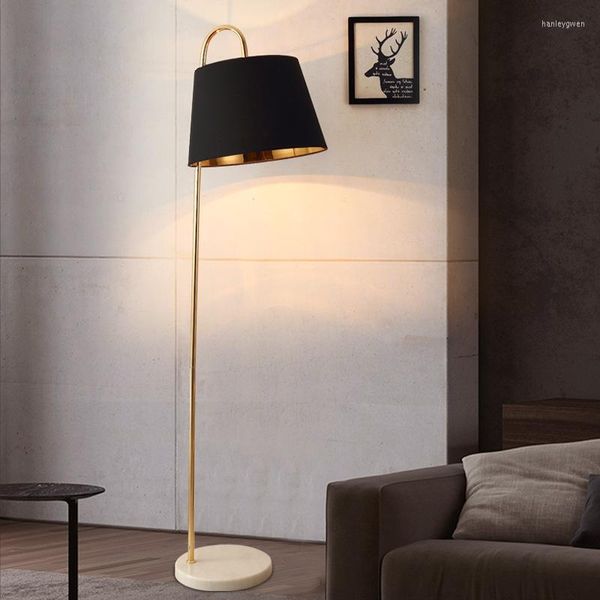 Lâmpadas de chão Nórdicas E27 canto de lâmpada LED Quarto de metal leve Modern Lighting Club Home Decor interno