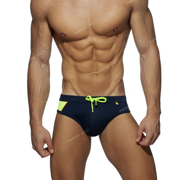 Mavi/Kırmızı Erkek Bikini Mayo Yeni Basit Patchwork Naylon Kılavuzları Sünger Pad Konforlu Plaj Şortları Seksi Yüzme Makileleri Swimbriefs Erkekler Naylon Mayo