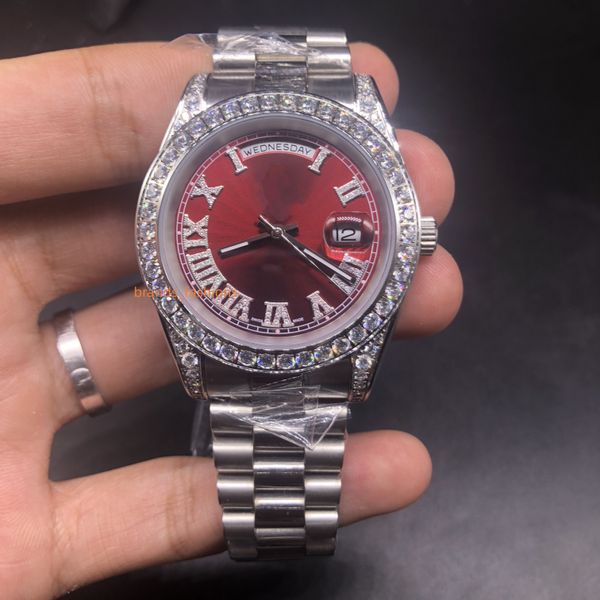 Orologio da uomo di alta qualità Orologio in acciaio inossidabile argento Orologio automatico con diamanti alla moda con quadrante rosso e scala araba