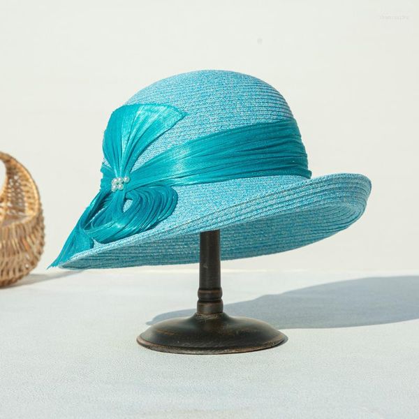 Hüte mit breiter Krempe Frühling Sommer 2023 Leinengewebe Atmungsaktiver englischer Jazz-Hut für Damen Federdekoration Solide Vintage-Strohbritische Spitze