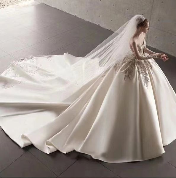 2023 Винтажное свадебное платье трапециевидной формы с рюшами, атласное платье с вырезом в форме сердца и кристаллами, расшитое бисером, свадебные платья, корсет на шнуровке, дизайнерские платья для невесты больших размеров на заказ