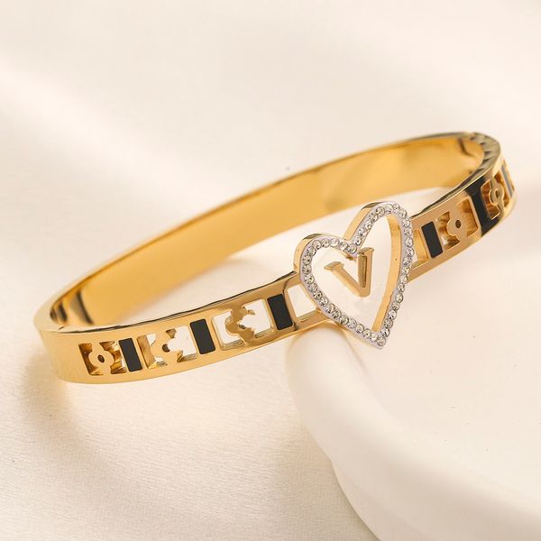 Designer Boutique Bangle Luxe Amour Bijoux 18K Plaqué Or Femmes Charme Diamant Bracelet Style Romantique Bracelet Cadeau Pour Femmes Avec Boîte