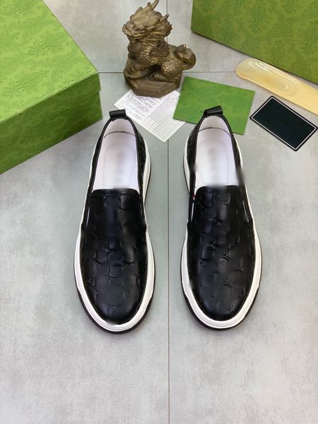 Moda erkek tasarımcı ayakkabıları tam mektup oymalı siyah beyaz sokak kıyafeti açık lüks erkek rahat ayakkabı