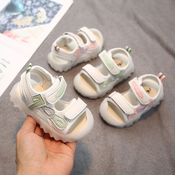 Высококачественная дышащая сетчатая обувь 2023 Новый цвет заклинаний летние детские сандалии.