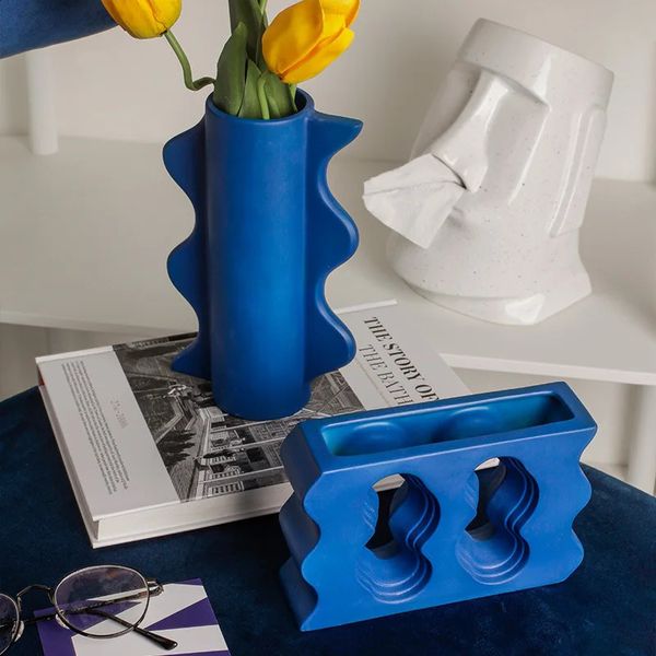 Vasi Klein Vaso in ceramica geometrica blu Decorazioni per la casa Soggiorno Tavolo da pranzo Disposizione dei fiori Decorazione artistica Vaso Ornamento 231117