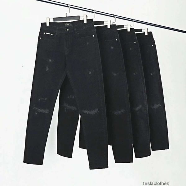 Дизайнерские джинсы, модные повседневные джинсовые брюки, правильное издание, представляет осенний новый черный нож с вырезами, джинсы с дырками, прямые длинные брюки, мода на улицу.