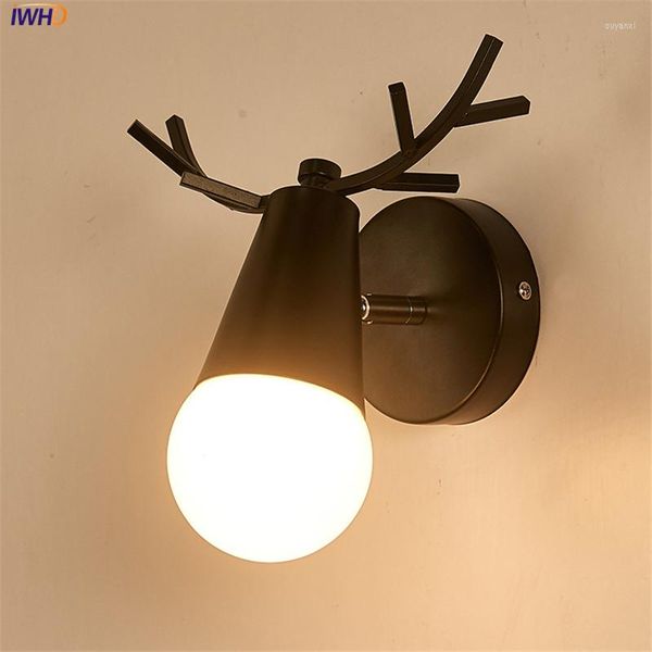 Lampade da parete Cute Wood LED Light Black Iron Deer Mirror Lights Apparecchio per camera da letto Soggiorno Creative Wandlamp Applique Murale