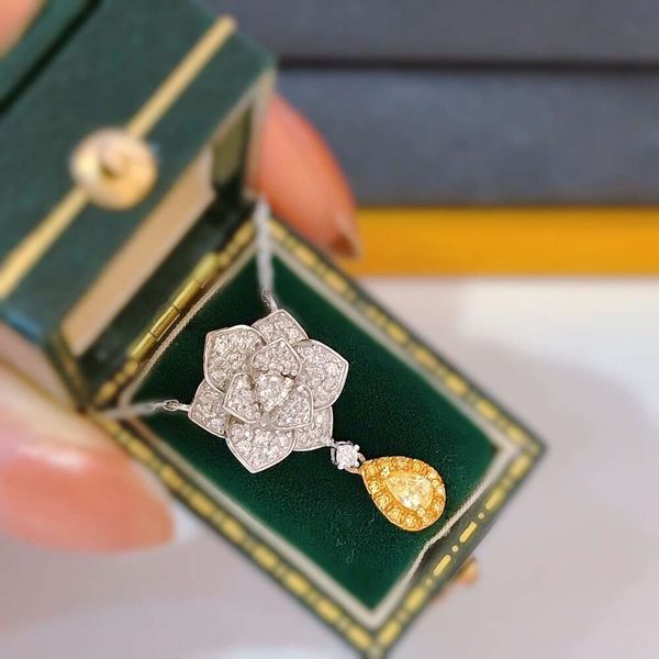 Твердое золото 0,7 карата против кластера натуральных бриллиантов, цветок, желтая каплевидная подвеска, изысканное модное женское свадебное ожерелье