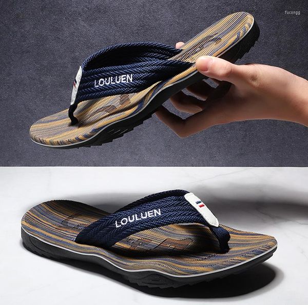 Slippers Summer Summer coreano de moda masculina massagem chinelos de massagem anti -aranete de arenos