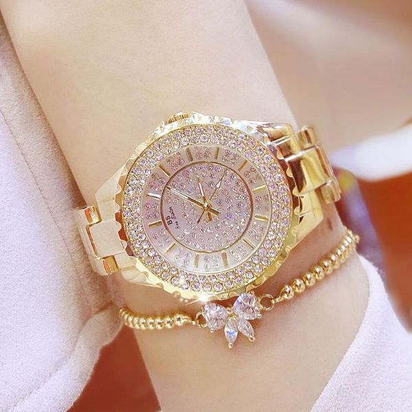 Avanadores de pulso Mulher assistir Moda de luxo Big Diamond Women Golden Golden Watches Stonless Steel Watch Presente para senhoras Montre Femmewristwatches