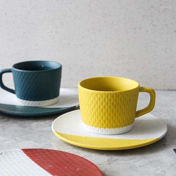 Tassen Untertassen Japanische kreative Keramik Kaffeetasse Einfach Gelb Nordisch Zuhause Nachmittagstee Büro Minimalistisch Und Untertasse Set MM60BYD