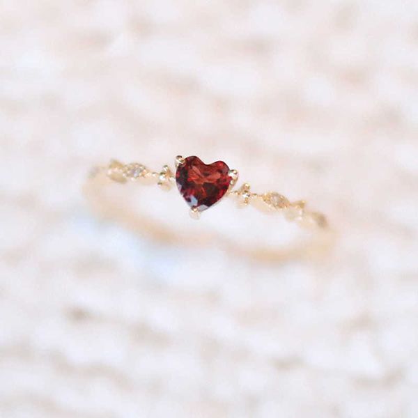 Anéis de banda Zhouyang Rings delicados fofos para mulheres Red Zircon Tiny Heart Jewelry Acessórios coreanos Presentes de casamento Namorada atacado Kar272