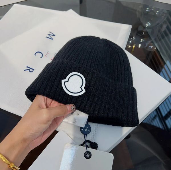 Designer 2023 Moda MON CLAiR autunno e inverno nuovo cappello di lana lavorato a maglia di lusso cappello lavorato a maglia sito ufficiale versione 1:1 artigianale