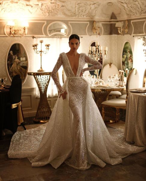 Eleganti abiti da sposa a sirena Maniche lunghe Scollo a V profondo Appliques Paillettes Pizzo 3D Treno staccabile Lunghezza pavimento Diamanti Abiti da sposa Abiti da sposa su misura