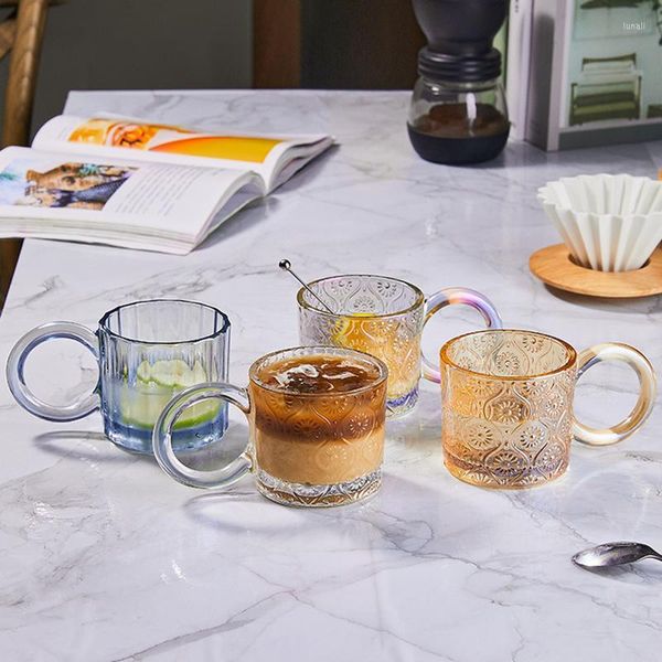 Bicchieri da vino 250ML Anello creativo Maniglia Tazza da caffè Modello in rilievo Texture Vetro Latte Succo Tazza da tè Contenitore per l'acqua Cucina Bere