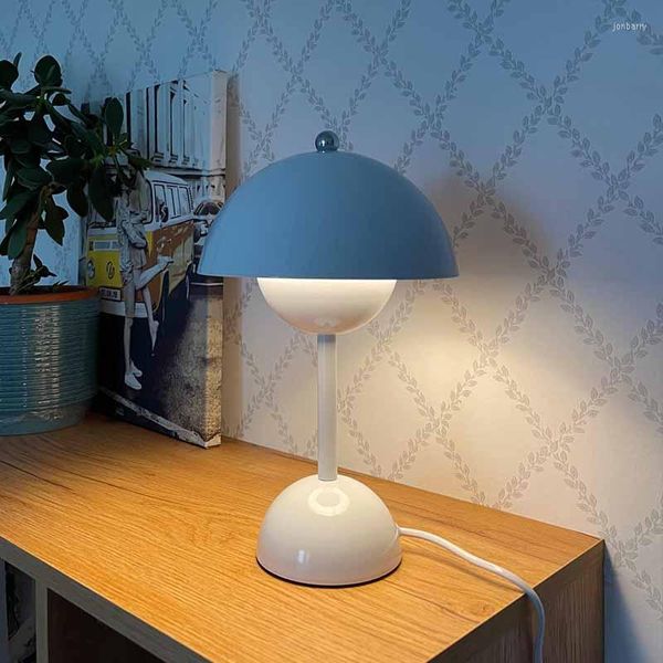 Lampade da tavolo Bocciolo di fiore Lampada a led Luce notturna Fungo Comodino nordico Camera da letto Scrivania Decorazione semplice Camera da letto moderna