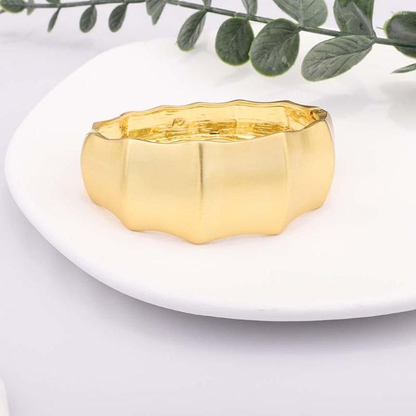 Bangle Dubai Gold Color Bangles Simple Demperament Bamboo Shape Браслеты для женщин Цинк -сплав Ювелирные изделия Африканские подарки