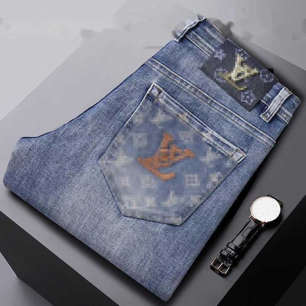 Jeans da uomo di lusso firmati autunno e inverno nuovi jeans da uomo qualità slim fit piedi piccoli pantaloni lunghi moda uomo indossa Z#012