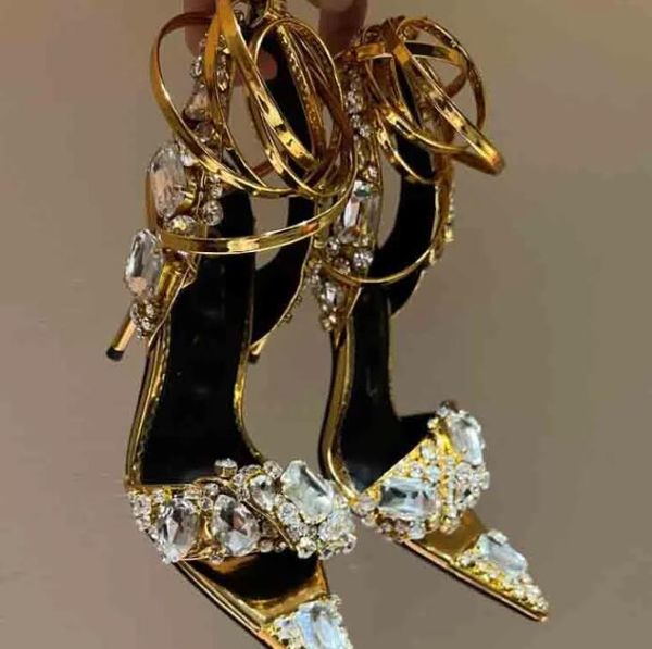 Top Luxury Sandali da donna di alta qualità moda in pelle a punta con lacci in metallo con tacco alto tacchi a spillo sfilata scarpe da cerimonia per feste di nozze inviare taglia 35-43