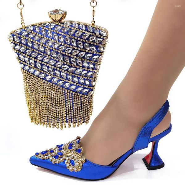 Elbise ayakkabıları kraliyet mavi kadın ve çanta seti moda bayanlar taş pompalar el çantası sandalet debriyaj çantası escarpins femme cr949