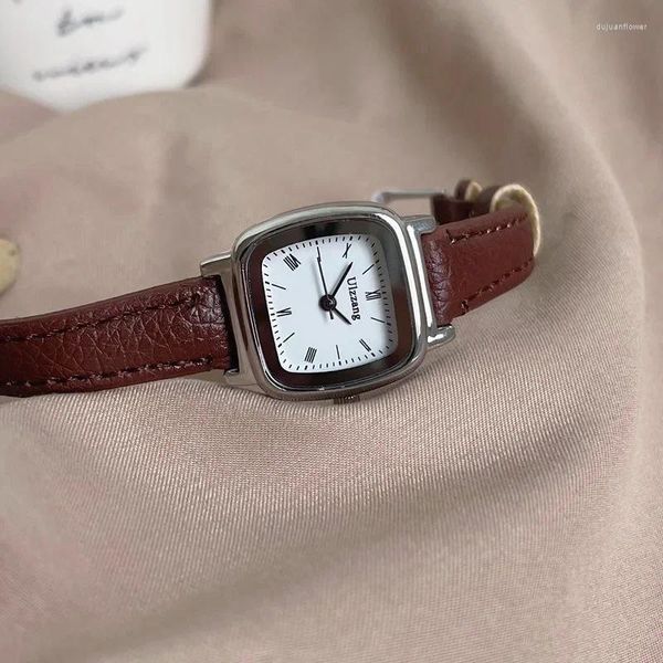 Armbanduhren Luxus Damenuhr Einfache römische Ziffern Kleines Zifferblatt Quarzuhren Damen Schwarz Gold Uhr Weiblich Vintage Braun Reloj
