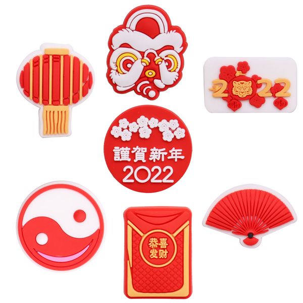 MOQ 20 Pcs Lanterna Tai Chi Red Envelope Fan Lion Dance PVC Shoe Decoração Charme Fivela Acessórios Clog Pins Botões Decorações para Bandas Pulseiras