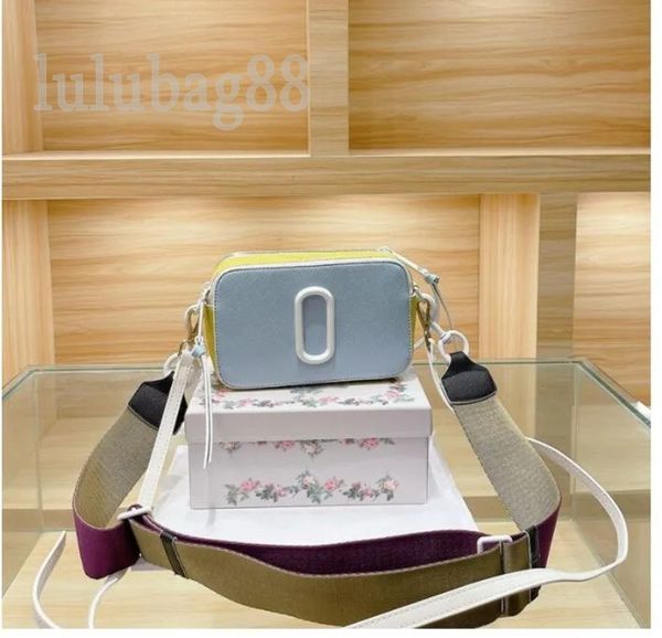 Luxuries designer feminino bolsa instantânea saco de câmera bolsas pretas vermelhas rosa casal estilo unissex couro de bolso interno de bolso interno alça larga alça removível c23