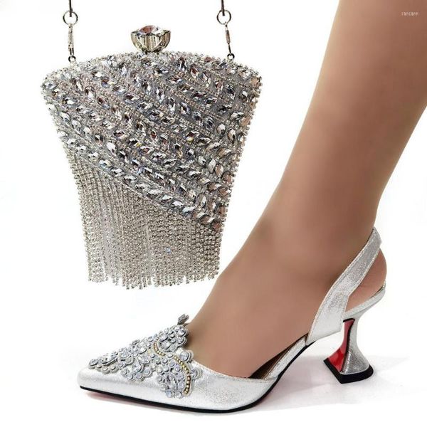 Sapatos de vestido Mulher prateada e bolsa definida para combinar com as bombas noturnas da moda com sandálias de bolsa embreagem bolsa escarpins femme cr949