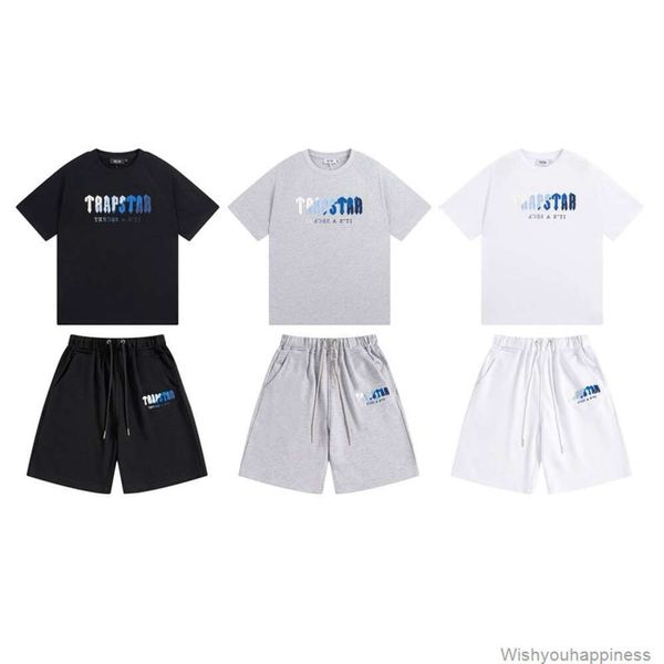 T-Shirts T-Shirts Luxus Herren Designermode Kleidung Trapstar Blauer Schal Stickerei High Street Lässig Reine Baumwolle Rundhals Kurzarm T-Shirt Shorts Capris Set Su