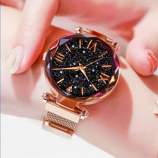 Нарученные часы роскошные женщины смотрят модные элегантные магнитные пряжки вибрато фиолетовые дамы, наручные часы 2023 Starry Sky Roman Romar Nigure Gift Clock