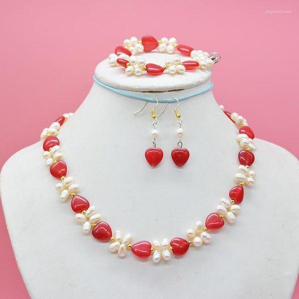 Collana Orecchini Set Collana da sposa classica da donna europea. Combinazione di pietra rossa perla naturale. Bellissimo braccialetto. Orecchino