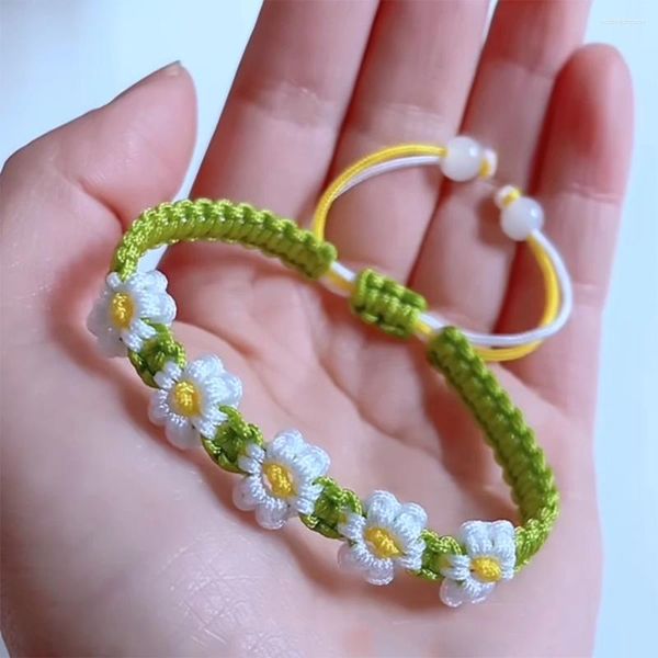 Charm Bilezikler El Yapımı 7 Daisy Çiçek Koruma İçin Kadınlar Yeşil Dokuma Örgülü Dize Bilek Mücevher Kişiselleştirilmiş Doğum Günü Hediyeleri