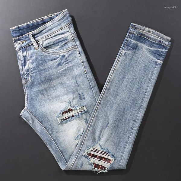 Jeans da uomo High Street Fashion Uomo Retro lavato blu elastico skinny fit strappato plaid rattoppato pantaloni di marca hip-hop firmati