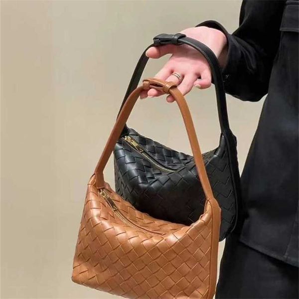 Bottga Ventas Borsa a tracolla Wallace con top in tessuto Intrecciato 7A Mini zaino da donna fatto a mano Comodo porta pranzo sotto le ascelle7a con logo in vera pelle