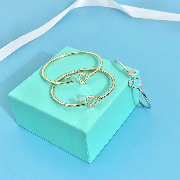 pulseira de pulseira Tiffanyany T S925 Sterling Silver Love Key Open Bracelet Fashion Fashion Classic Versatile Luxury Luxury Simple Bracelet