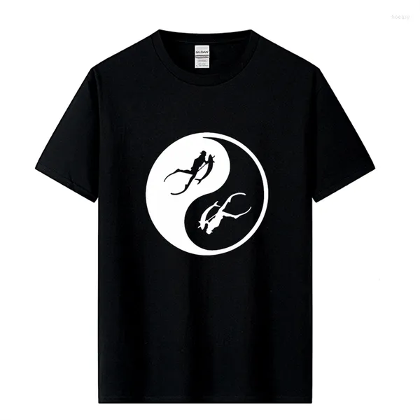 Herren T-Shirts Designs Comical Spearfishing Underwater Freediving Ying und Yang T-Shirt Männlich Weiblich Bilder Sonnenlicht Herren T-Shirt Verrückt