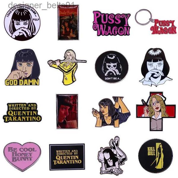 Pins Broches de Alta Qualidade Famoso Diretor Americano Quentin Tarantino Filme Esmalte Pin 90s Movie Fãs Lel Metal Mulheres Broche Presente AtacadoL231120