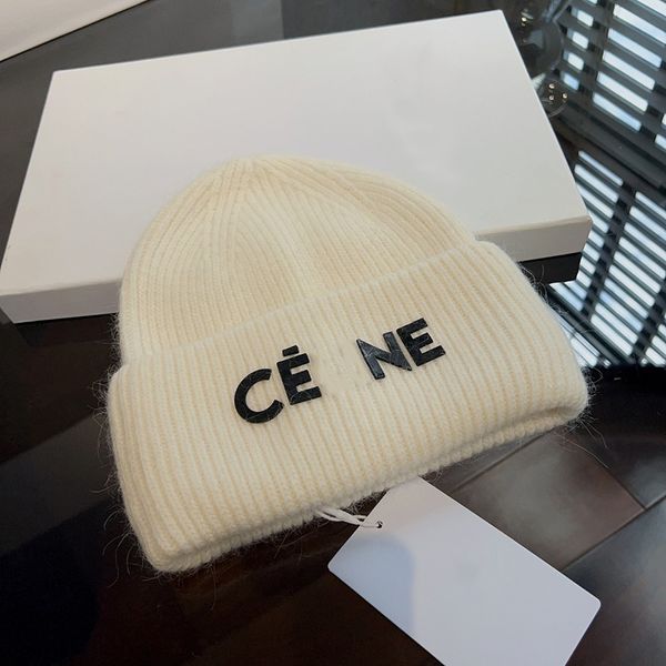 Gorro de designer de luxo chapéu elegante chapéu quente clássico para homens e mulheres proteção de ouvido respirável cor misturada tendência casual pulôver chapéu inverno cashmere