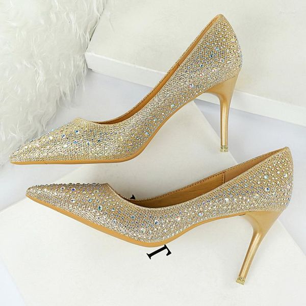 Sandalet kadın 7 cm yüksek topuklu parıltı düşük kristal fetiş striptizci pompalar Lady Elegant Düğün Gelin Scarpins Rhinestone Ayakkabı