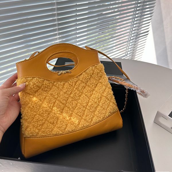 31bag Borsa a tracolla elegante da donna 24C Pelle di agnello Pelo Hardware dorato Fibbia in metallo Borsa di lusso Borsa a tracolla a catena Matelasse Borsa per trucco Borse casual da strada Sacoche