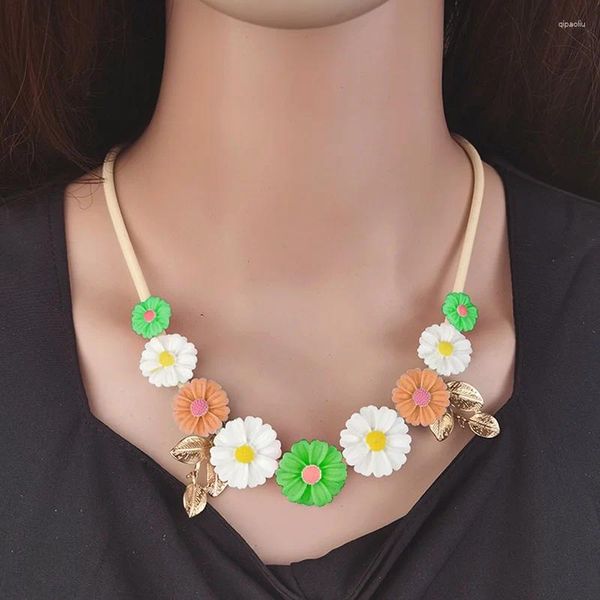 Collane con ciondolo Pendenti con fiori in resina multicolore etnici per le donne Regali per feste Dichiarazione Gioielli di moda fatti a mano