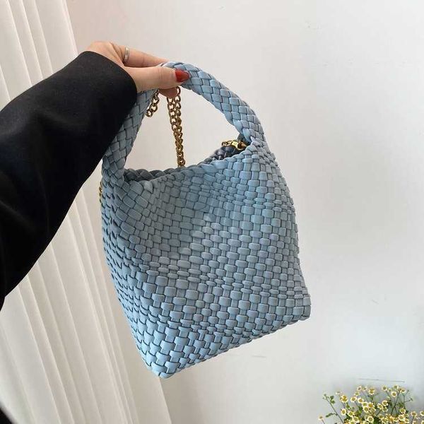 Sagne a tracolla piccola borsa intrecciata fatta a mano per donne in pelle morbida di grande capacità Crossbody portatile Grand e fascia alta sentendo una spalla per pendolarismo 230420